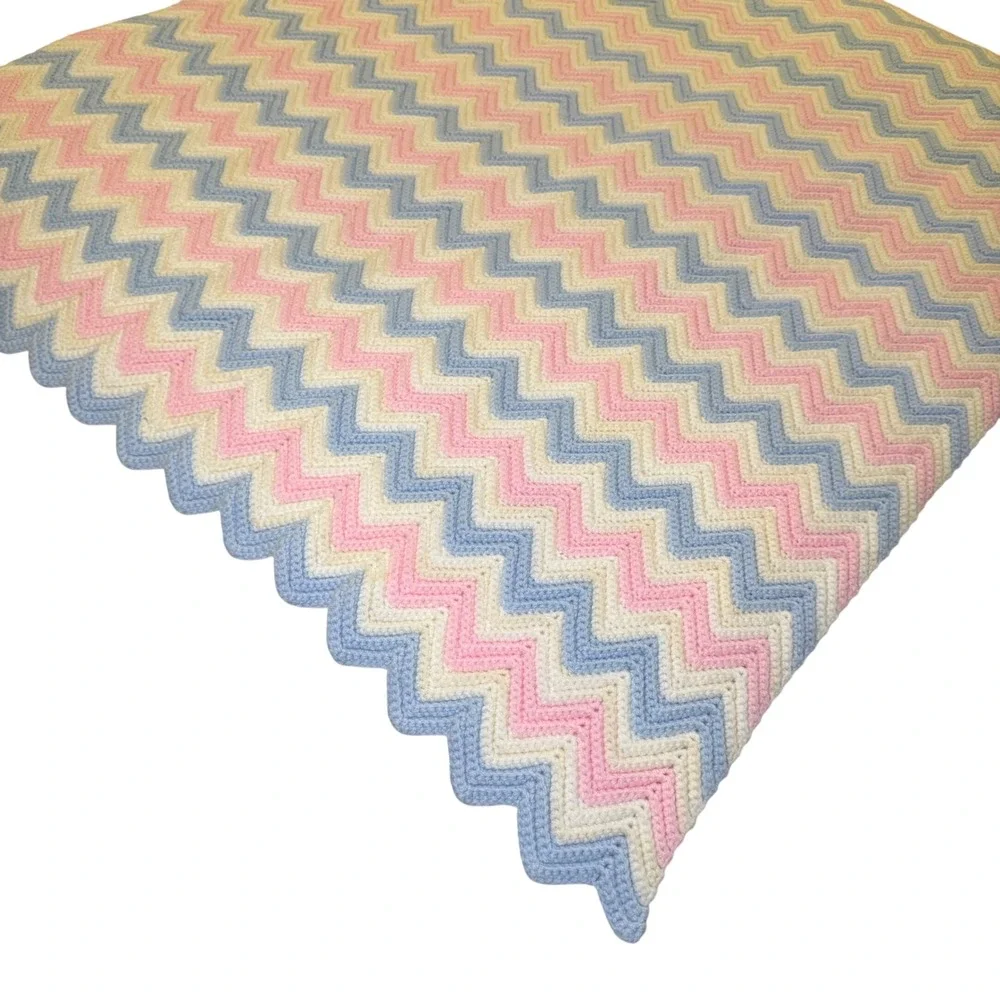 Vintage Handmade Crochet Chevron Ripple Baby Blanket Pink Blue Cream 31x42‎